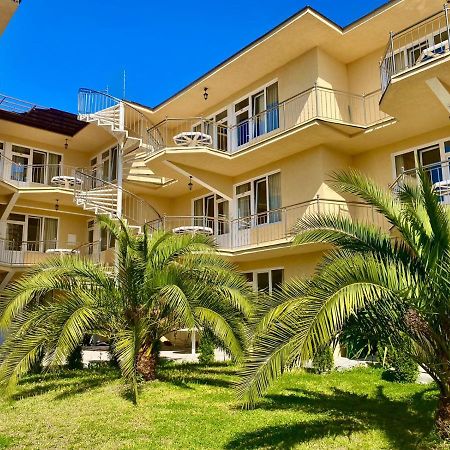Mini Hotel Diva Alakhadze Exterior photo