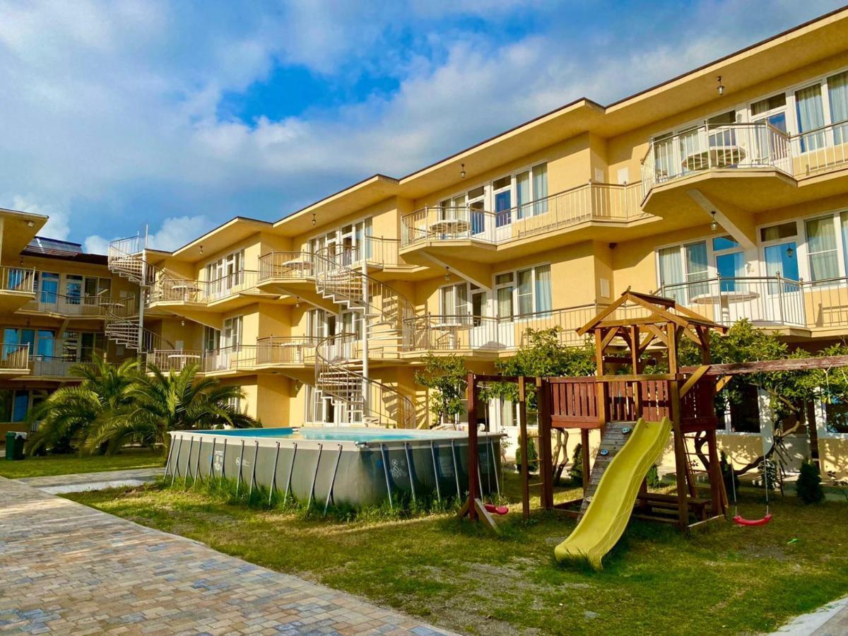 Mini Hotel Diva Alakhadze Exterior photo