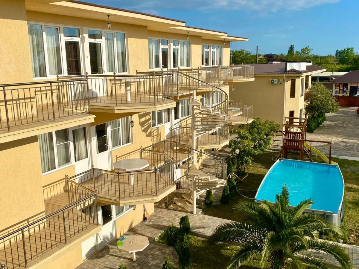 Mini Hotel Diva Alakhadze Exterior photo